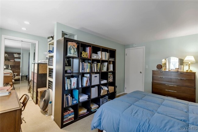 Building Photo - 666 W Ferry St