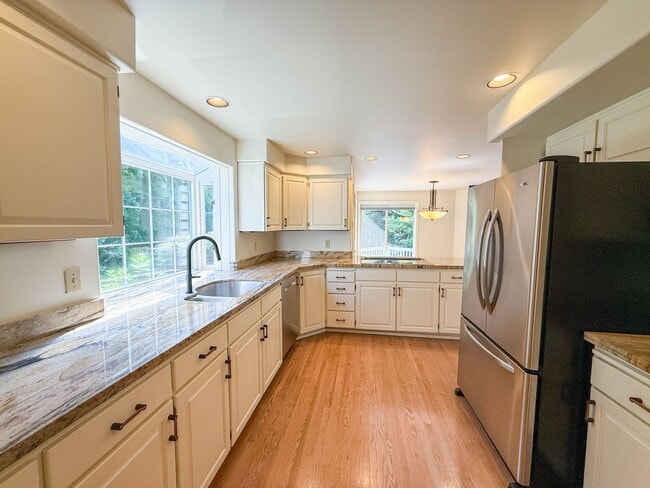 Building Photo - 4bd/3.25ba Seattle House