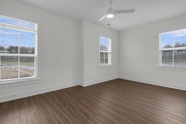 Building Photo - 268 Symphony Ave