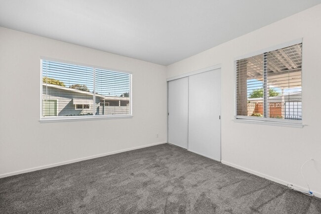 Building Photo - Wonderful Location & Value in Oceana 55+ Community