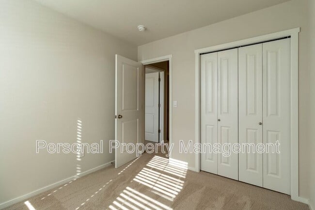 Building Photo - 13722 NE 67th Wy