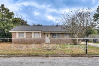 Building Photo - 3330 Young Forest Dr
