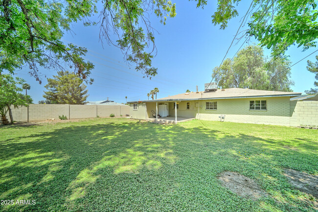 Building Photo - 4201 E Avalon Dr