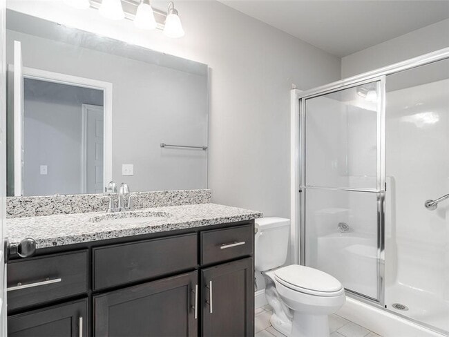 Building Photo - 910 Redfree Dr