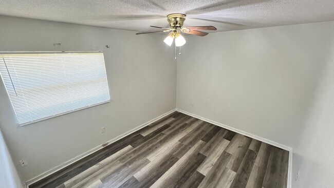 Building Photo - Beautiful 3 Bedroom, 1.5 Bathroom Home in Deland!!