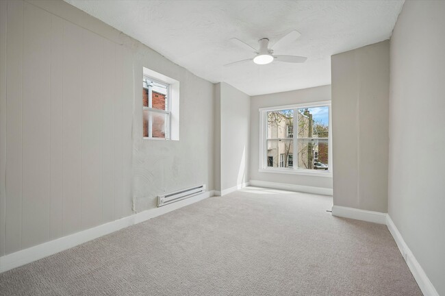 Building Photo - 4946 Aspen St