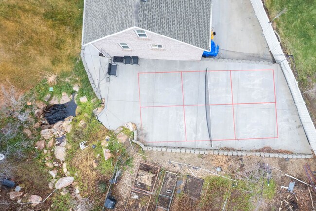 Building Photo - 13043 Mountain Crest Cir