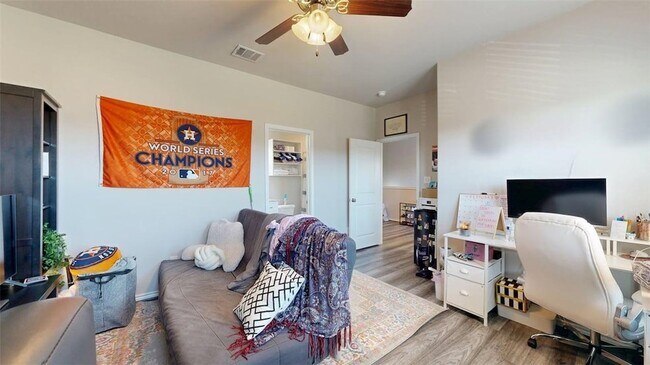 Building Photo - 2941 Papa Bear Dr