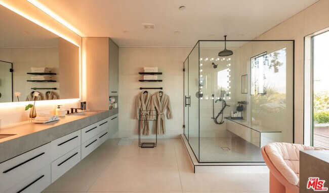 Building Photo - 3382 Scadlock Ln