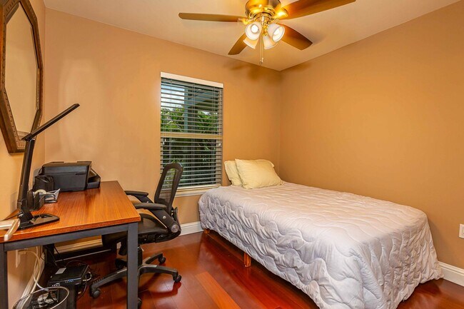 Building Photo - Fully Furnished 2 Bed/ 2 Bath Hale Kanani ...