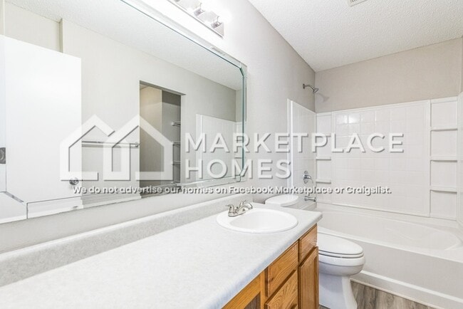 Building Photo - 10760 August Dr