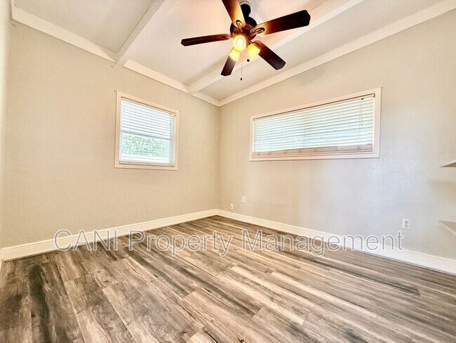 Building Photo - 6613 Orchard Dr N
