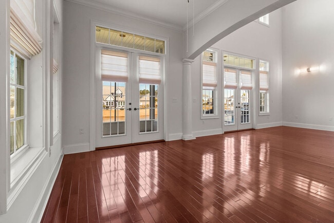 Building Photo - Crystal Water Home