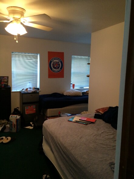 Building Photo - 108 S 11th St