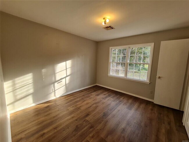 Building Photo - 4 Bed 2 Bath in 36111 zip code