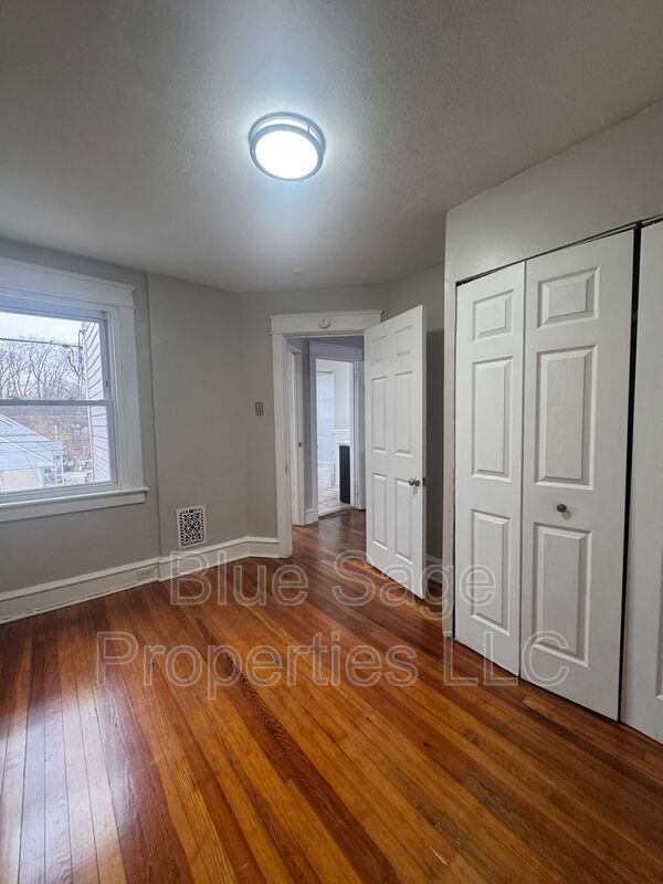 Building Photo - 1411 Lawrence Rd