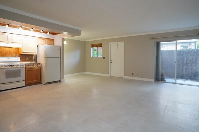Building Photo - 1815 Fairview Villas Dr