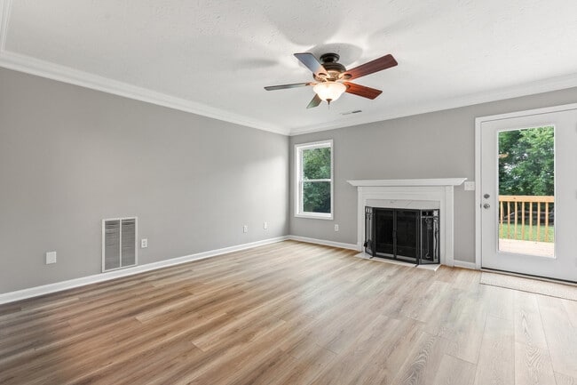 Building Photo - 105 Bay Hill Dr