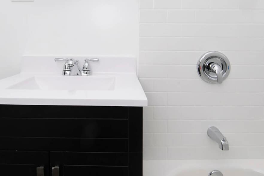 Building Photo - 648 W Roscoe St