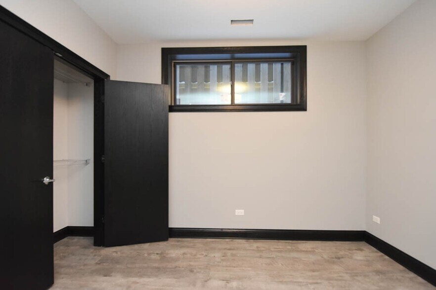 Building Photo - 4326 N Ashland Ave