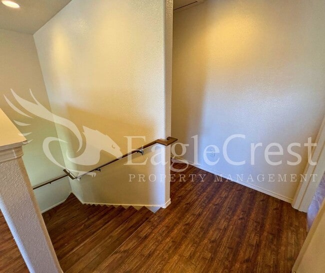 Building Photo - Spacious 3-Bedroom, 2-Bath Home on a Corner Lot-Students Encouraged To Apply