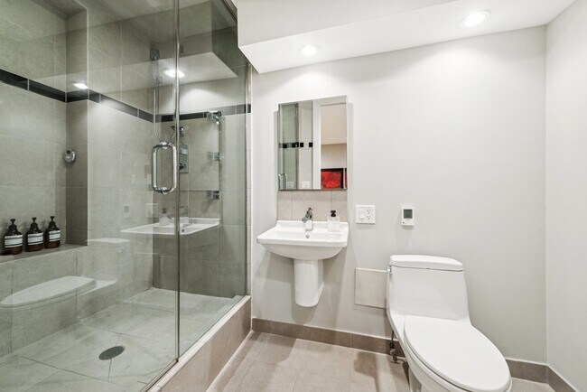 Building Photo - 680 N Lake Shore Dr