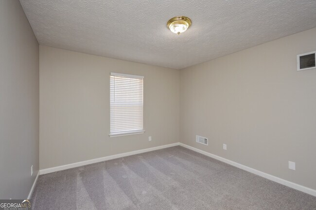 Building Photo - 25 Hunters Ridge Ct