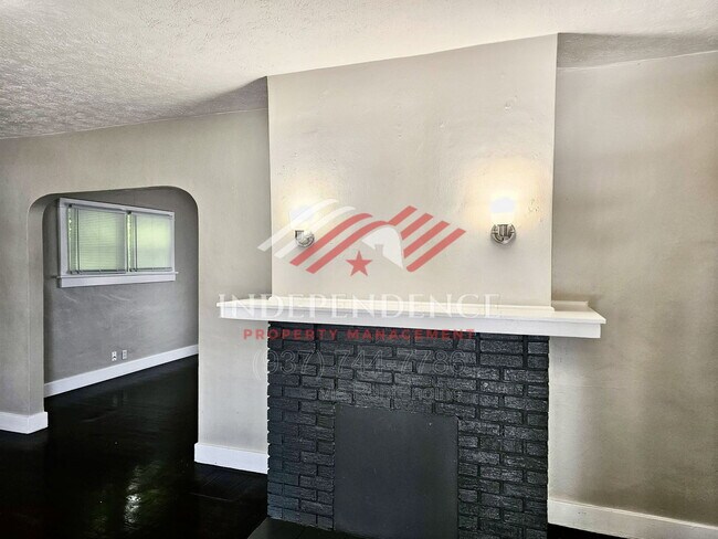 Building Photo - 2449 Nill Ave