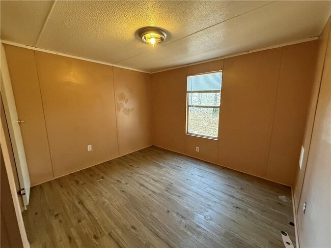 Building Photo - 129 Elza Dr