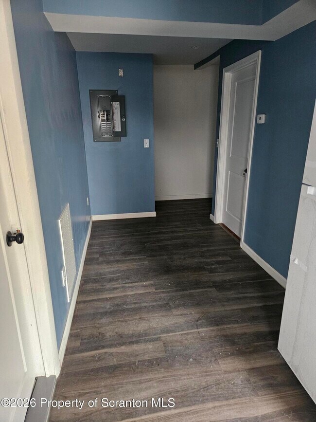 Building Photo - 335 Phelps St