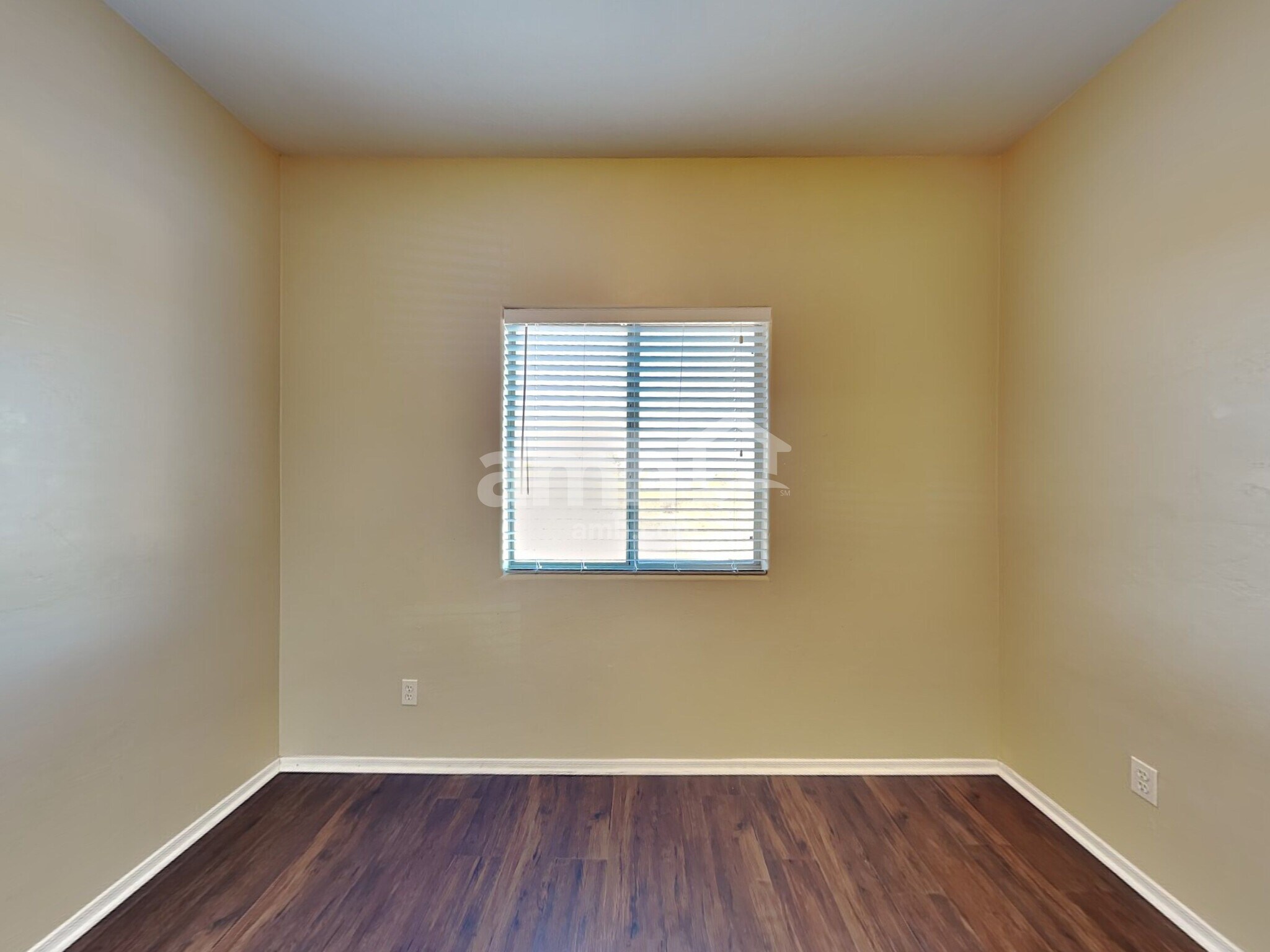 Building Photo - 7556 W Ranchers Dr