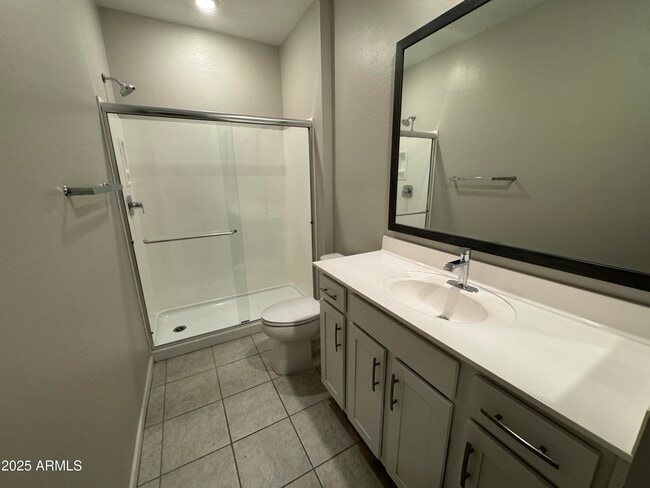 Building Photo - 775 E Furness Dr