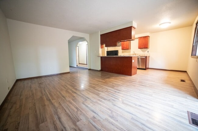 Building Photo - 3 Bedroom Home on Cul-De-Sac