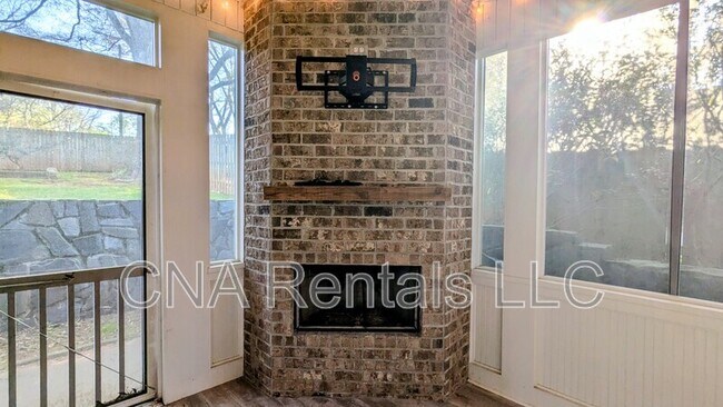 Building Photo - 1411 May Ave SE