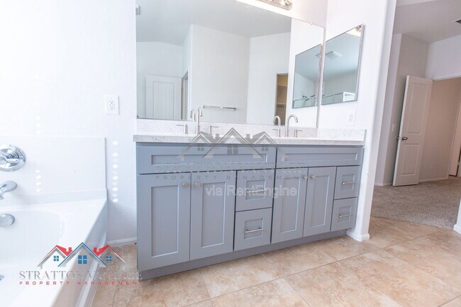 Building Photo - 9096 N 97th Dr