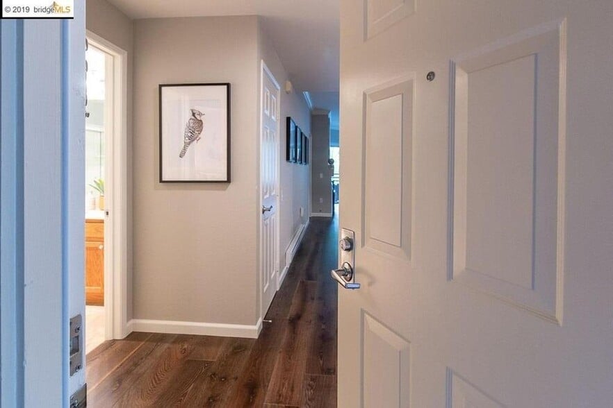 Building Photo - Parkwoods Oakland 2/2 Condo with beautiful amenities