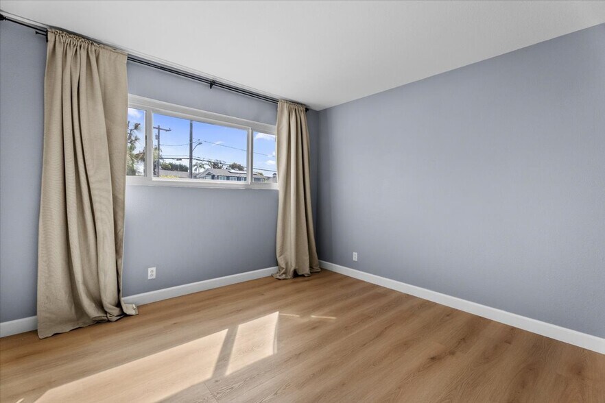 Building Photo - 2411 Prospect Ave