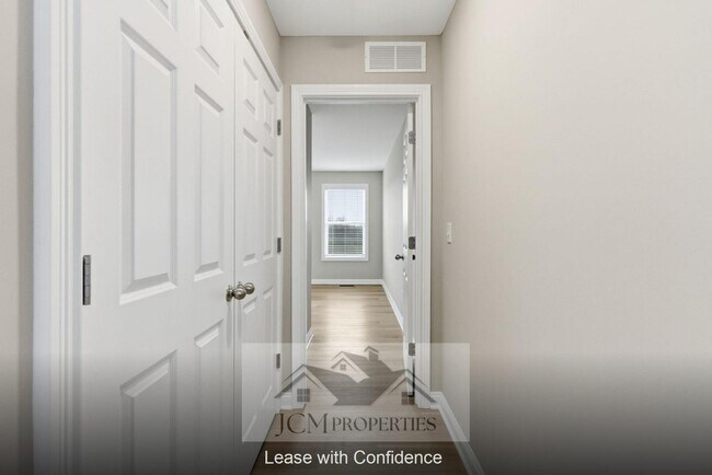 Building Photo - 113 Lambert Fld