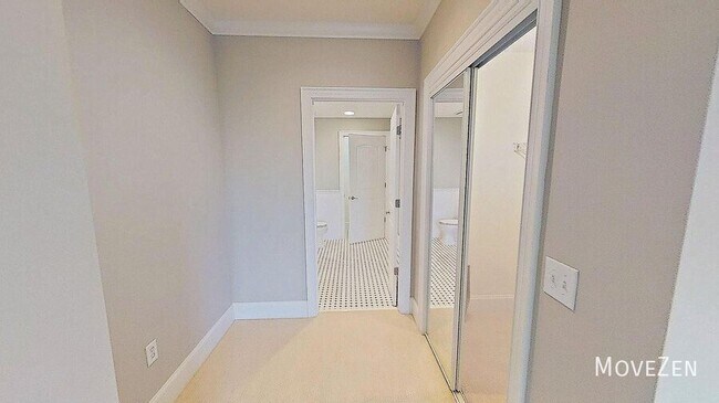 Building Photo - 710 Independence Pl
