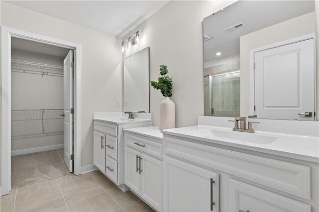 Building Photo - 325 Enchanted Ct