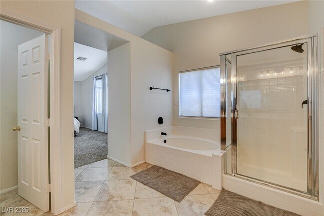 Building Photo - 10988 Salernes St
