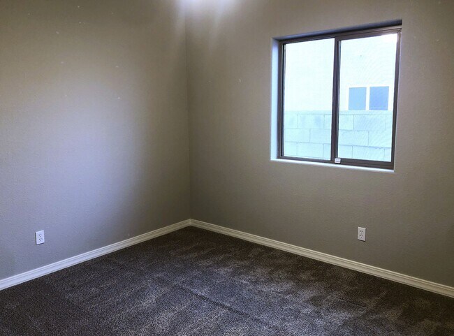 Building Photo - Bright & Efficient Solar Home with Spacious Open Layout