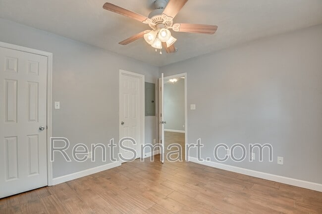 Building Photo - 330 Beech Ln