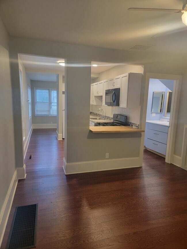 Building Photo - 398 S Oriole Trail