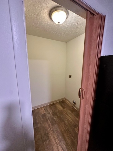 Building Photo - 2160 Hedgerow Road