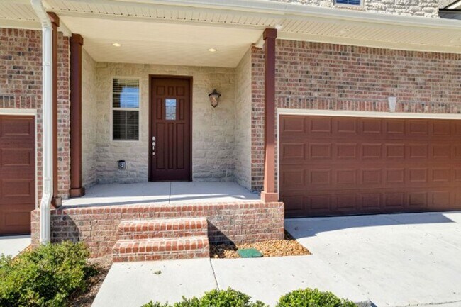 Building Photo - FOR LEASE - NEW BUILD TOWNHOME LOCATED IN ...