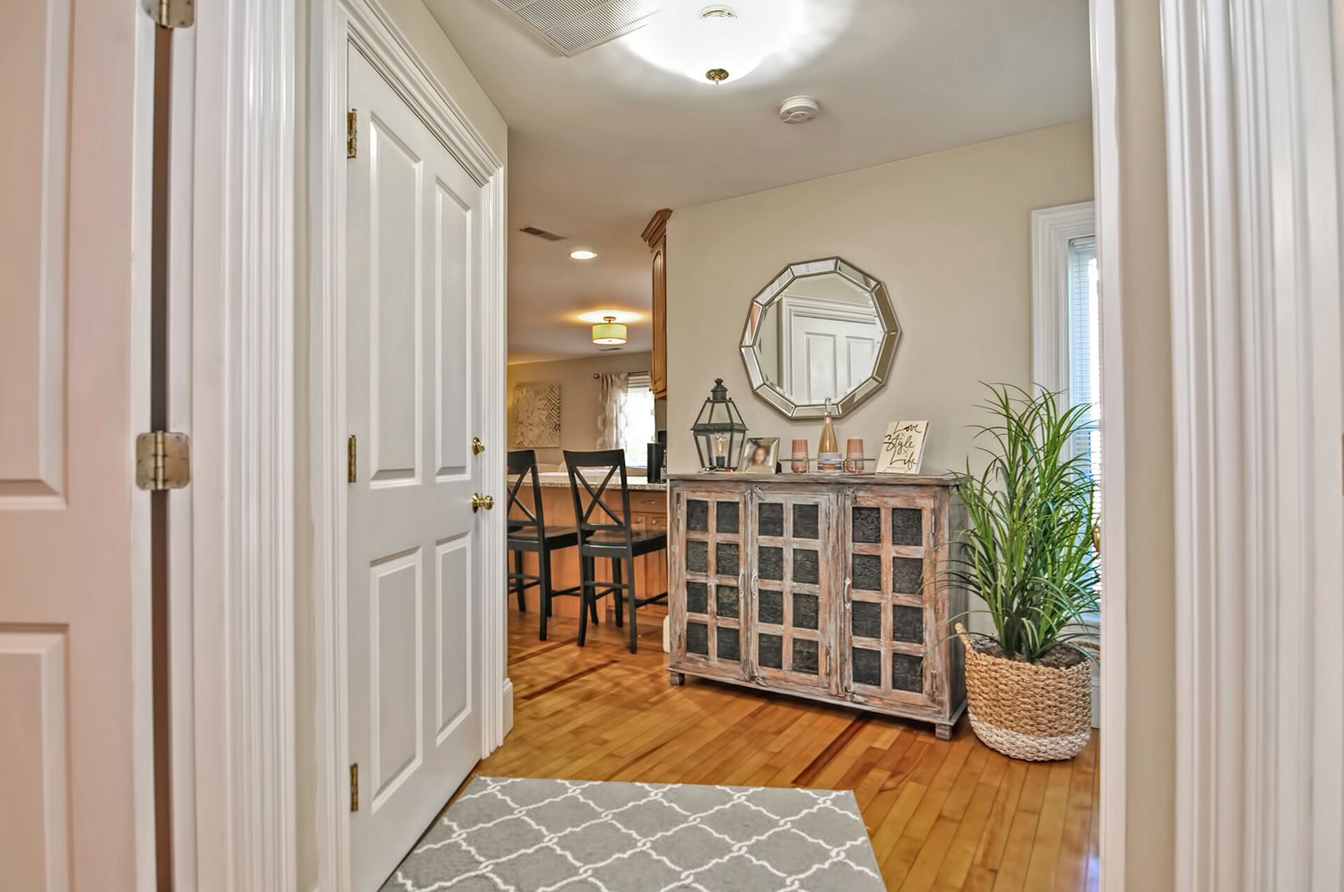 Main entrance - 40 Avon St