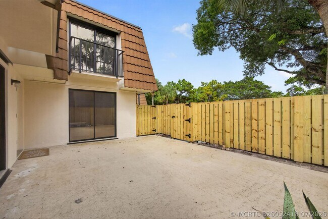 Building Photo - 183 Charter Way