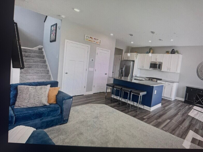 Building Photo - 10680 Wiles Way