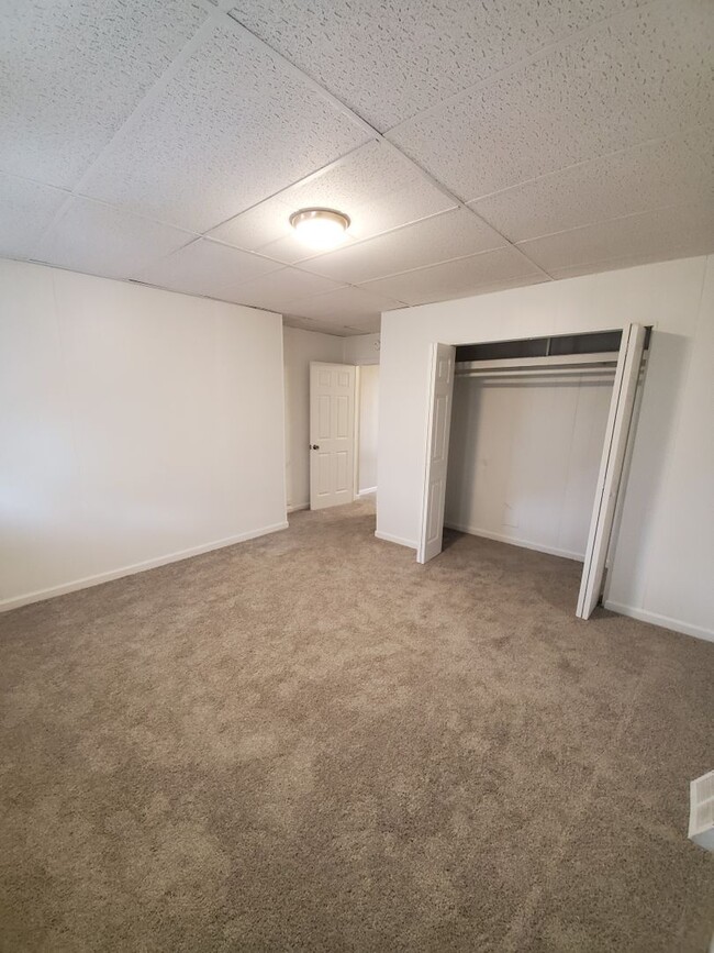 Building Photo - AVAILABLE MAY  - Newly Renovated 3 Bedroom...